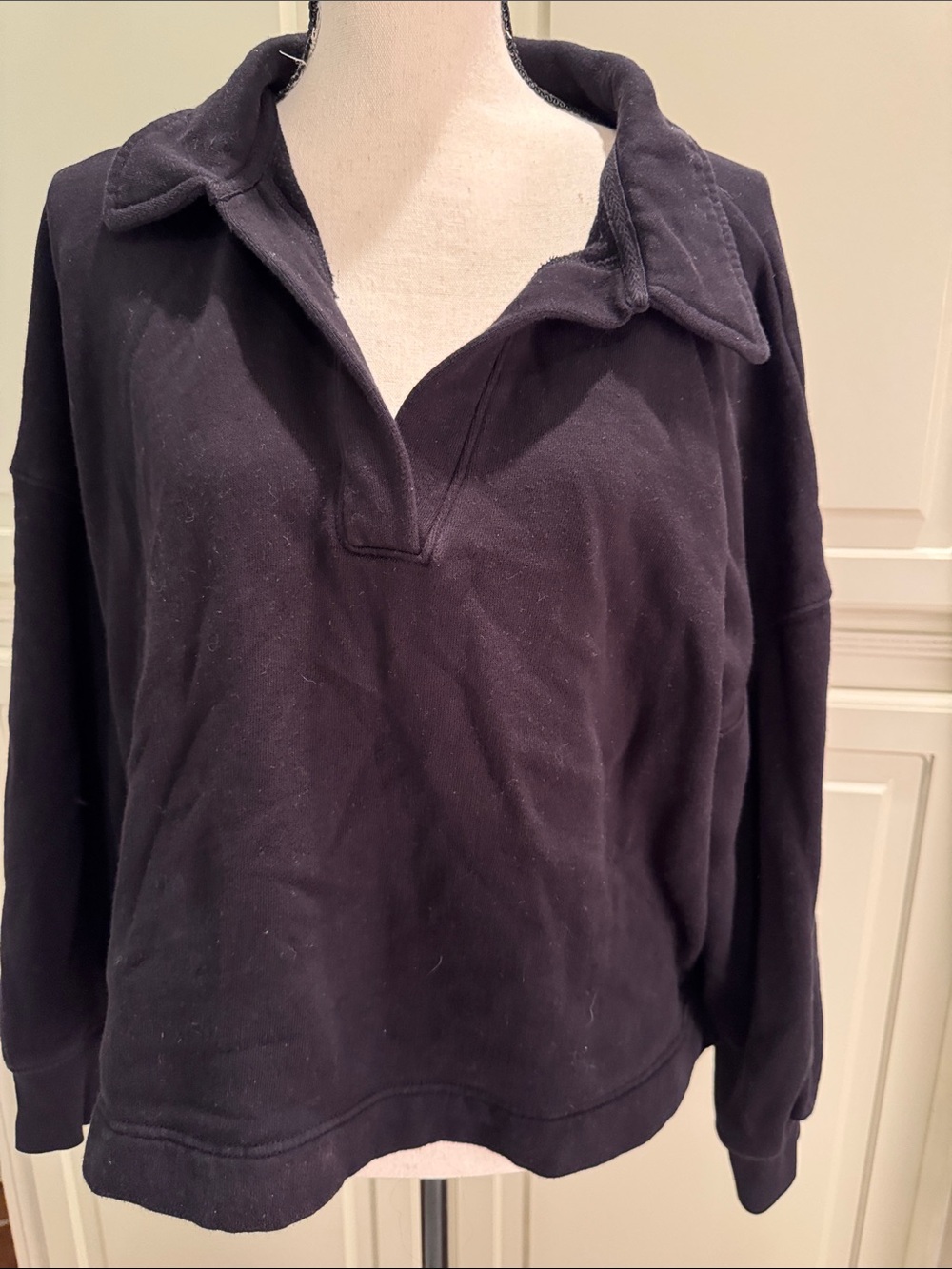 Old Navy Black V-Neck Collar Sweater
